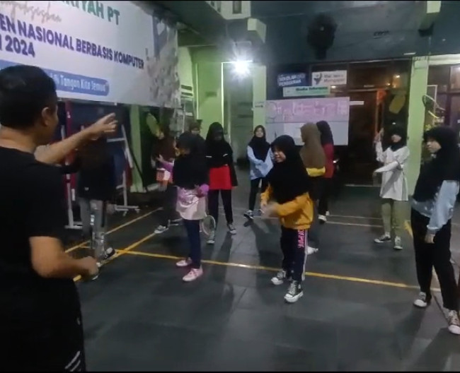 Ekstrakurikuler Bulu Tangkis