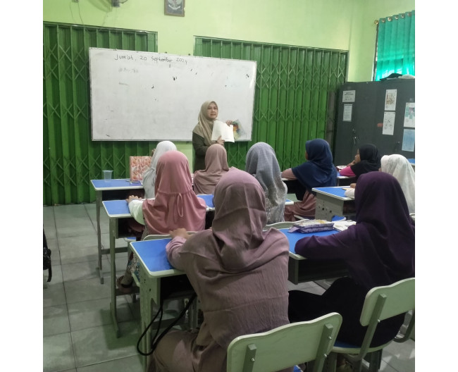 Ekstrakurikuler Menulis