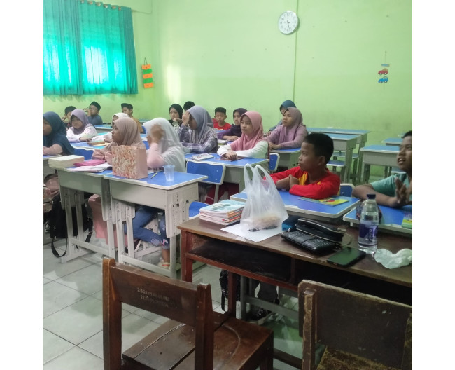 Ekstrakurikuler Menulis